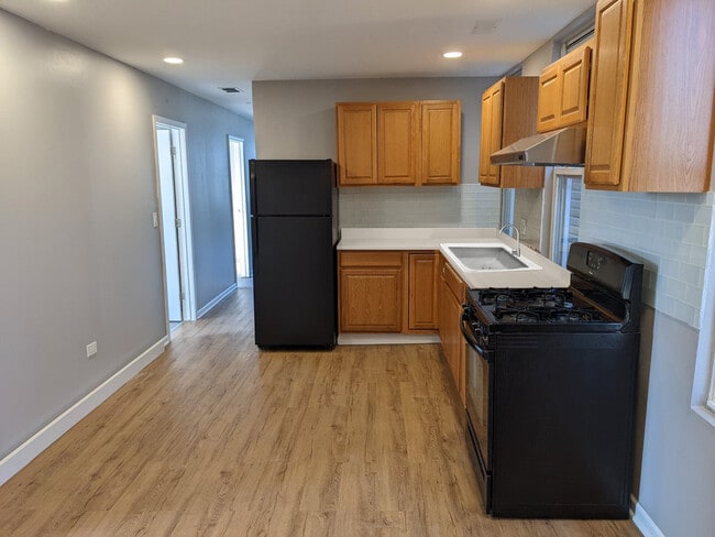 Photo - 471 W 26th St Unit 2