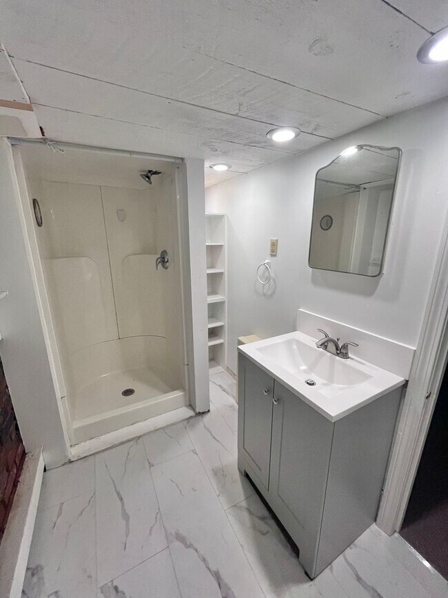 Photo - 105-107 Richards Unit 107B