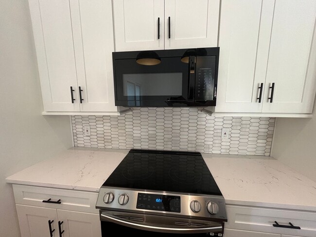 Photo - 3 Bed 3 Bath Condo Located in Golf Club Gated Community