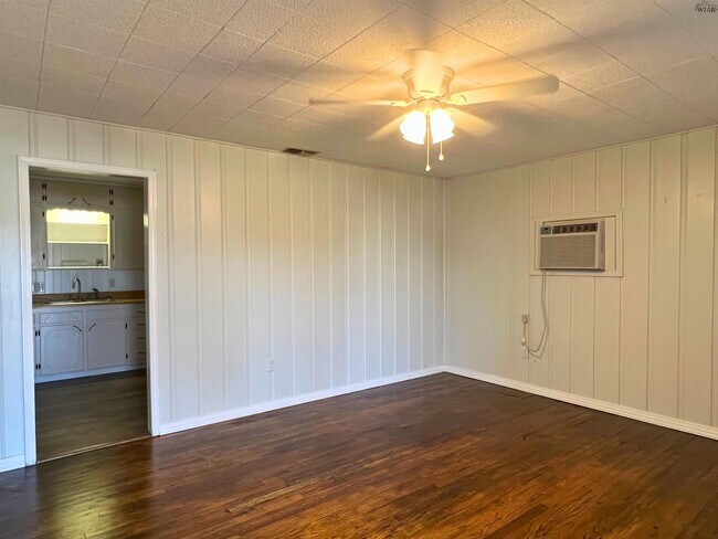 Photo - 615 S Clay St