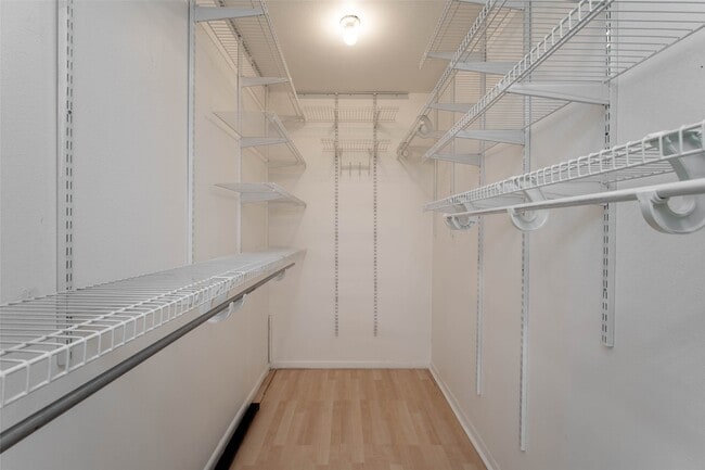 Building Photo - 6311 Riverview Way