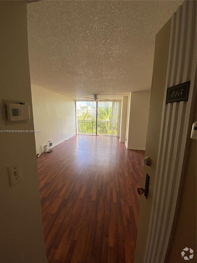 Building Photo - 16909 N Bay Rd Unit 415 Rental