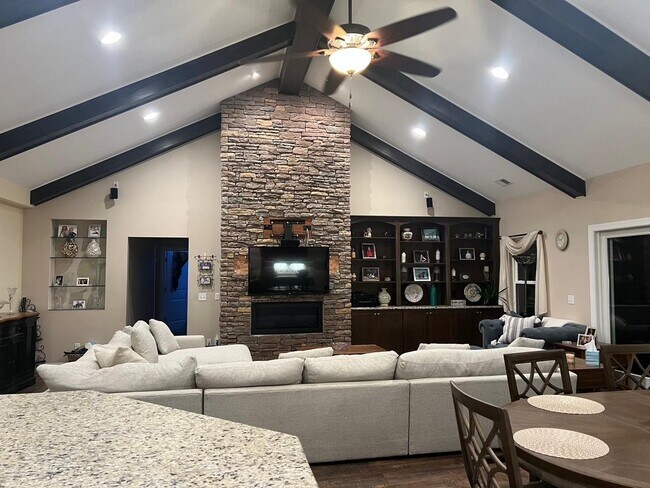 Photo - 7 Martingale W