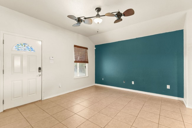 Charming 2-Bed Canyon Lake Duplex with Private Balcony, Fenced Yard & Modern Comforts