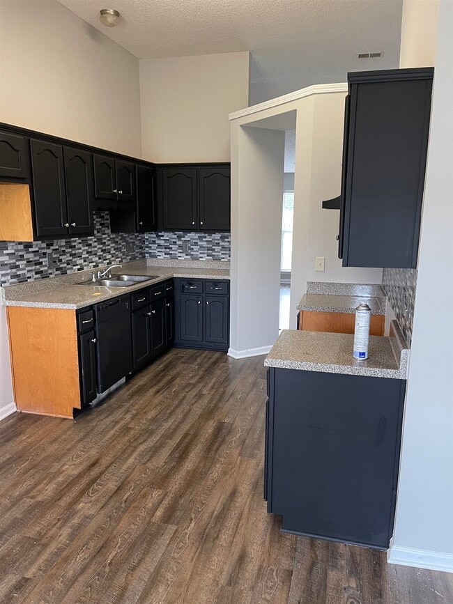 Photo - 2532 Boxford Ln