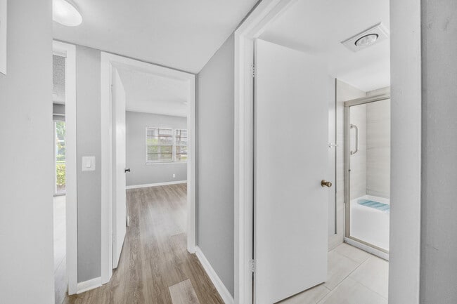 Photo - 308 Fanshaw H Unit 308