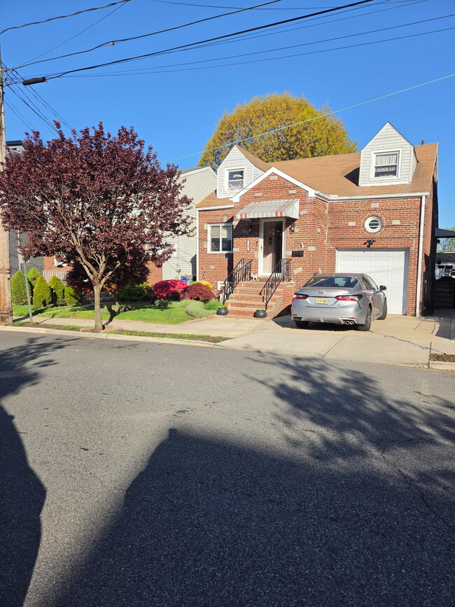 Photo - 509 Saint Pauls Ave Unit #2