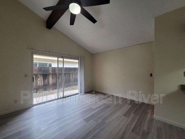 Photo - 9138 Nasreen Dr