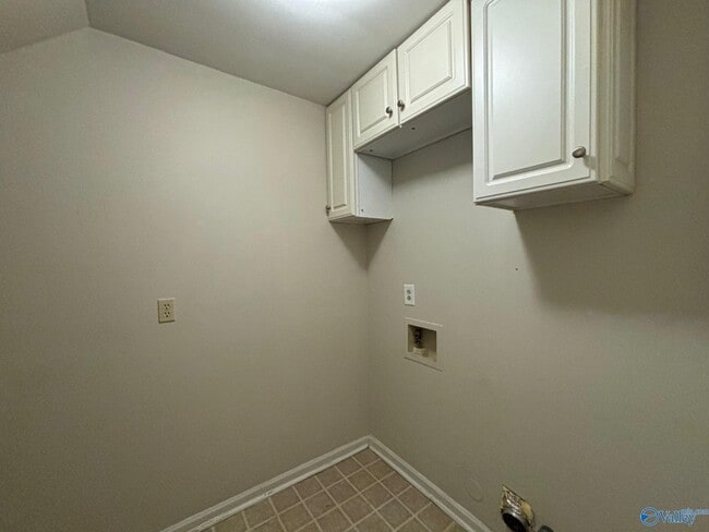 Photo - 2716 Wynterhall Rd SE