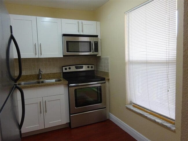 Photo - 6050 NW 64th Ave Unidad 307