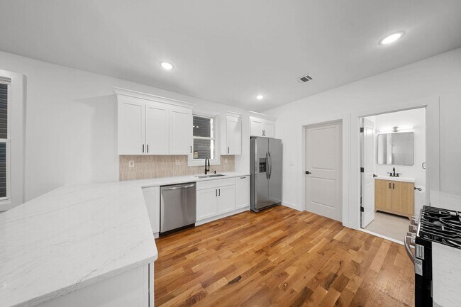 Photo - 319 William St Unit 1