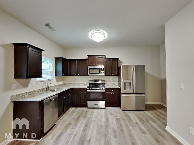 Photo - 376 Scotland Dr