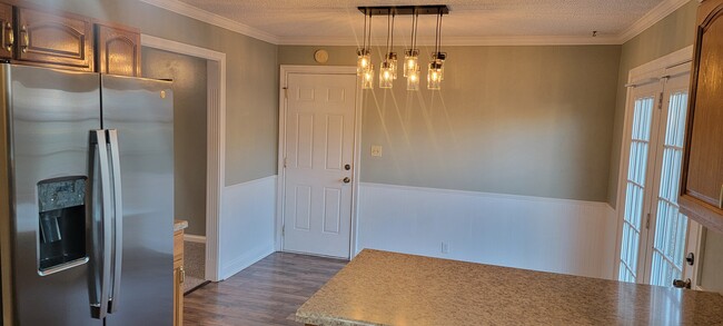 Photo - 3103 Larson Ln