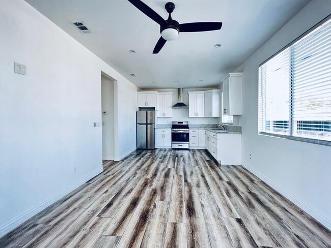 Photo - Private 2 bedroom, 1 bath back unit