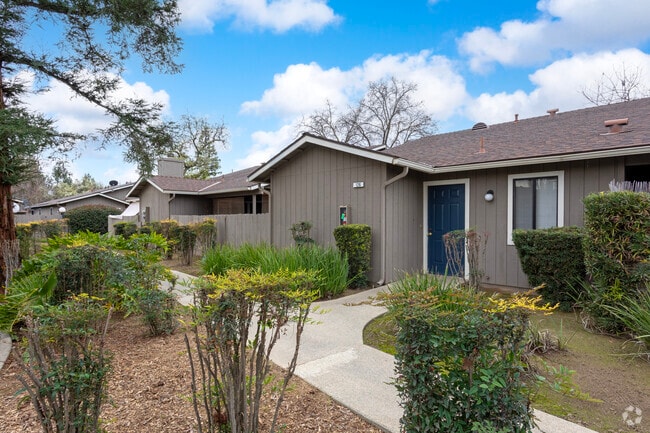 Community - Dry Creek Meadows Apartments