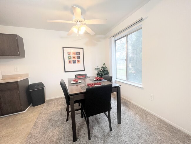 2 Bedroom Dining