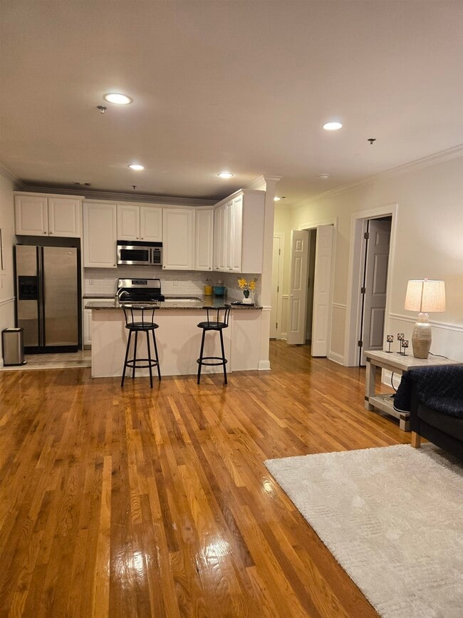 Building Photo - 82 Clinton St Unit 2B Rental