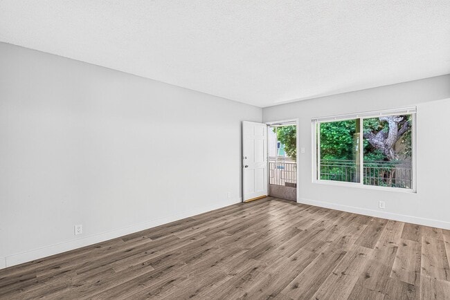 Photo - 3525 2nd St Unidad 8
