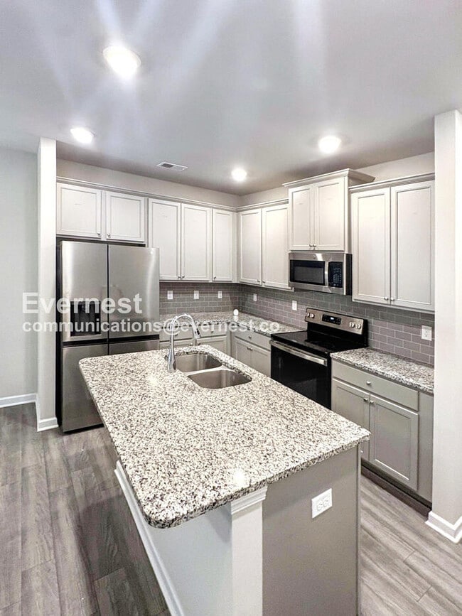 Photo - 585 McWilliams Rd SE