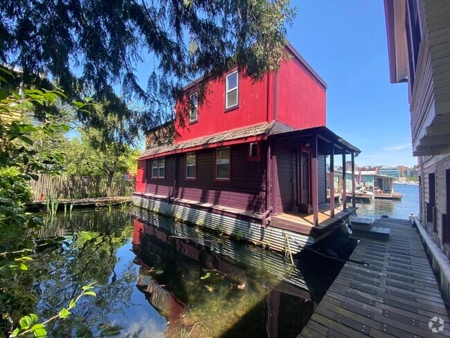Building Photo - 3126 Portage Bay Pl E Rental