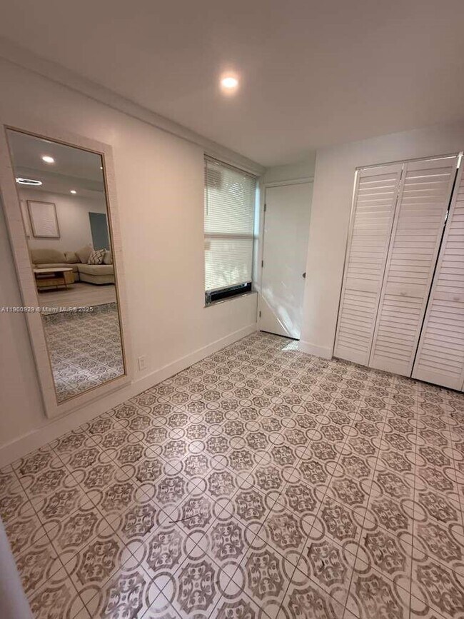 Photo - 2227 Roosevelt St