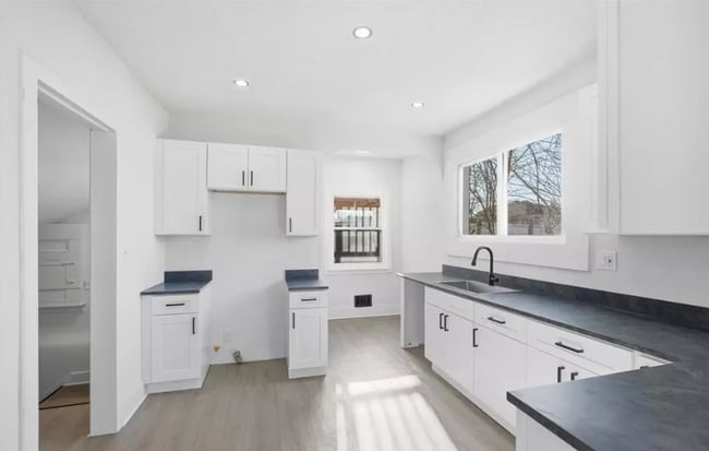 Photo - 8951 La Salle Blvd