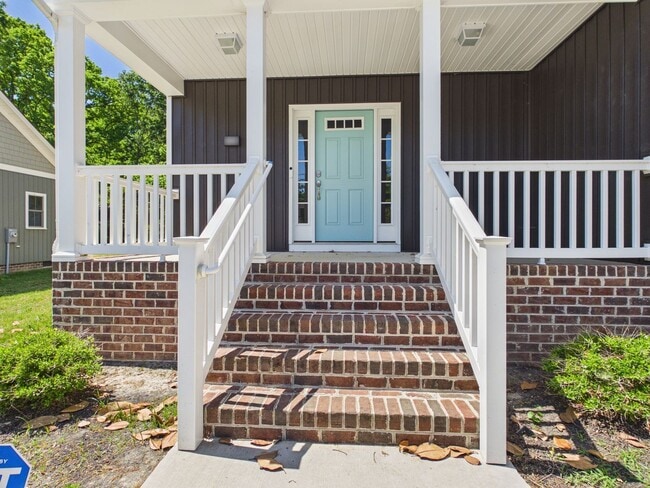 Photo - 1700 Dinwiddie Ave