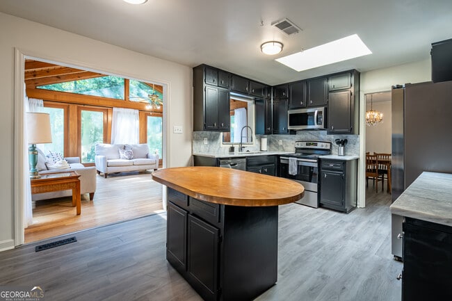 Photo - 2431 Weatherford Ct