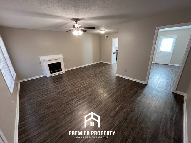 Photo - 3265 Starsdale St