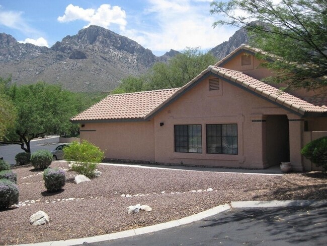 Building Photo - Bright & Peaceful Living in Oro Valley’s Gated Stoney Canyon