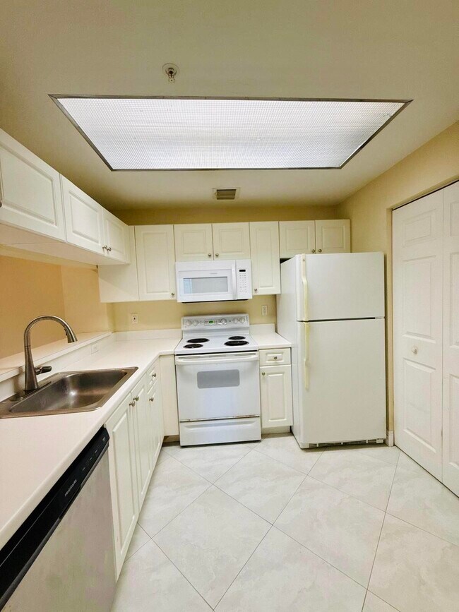 Photo - 2917 Tuscany Ct Unit 204