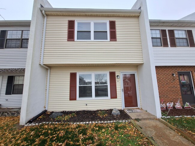 Remodeled Townhome - Remodeled Townhome