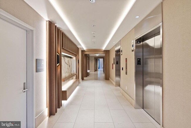 Photo - 7887 Jones Branch Dr Unidad 1802