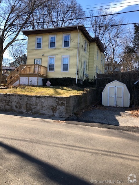 Building Photo - 33 Pleasant St Rental