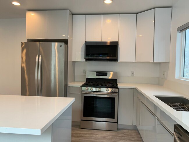 1486 Silver Lake Blvd Unidad 1490 1-2