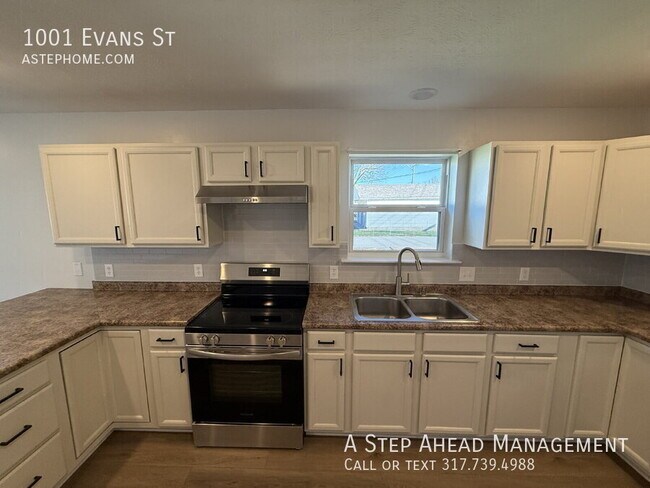 Photo - 1001 Evans St