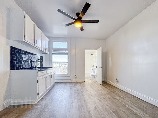 Building Photo - 744 Beacon Ave Unit 508