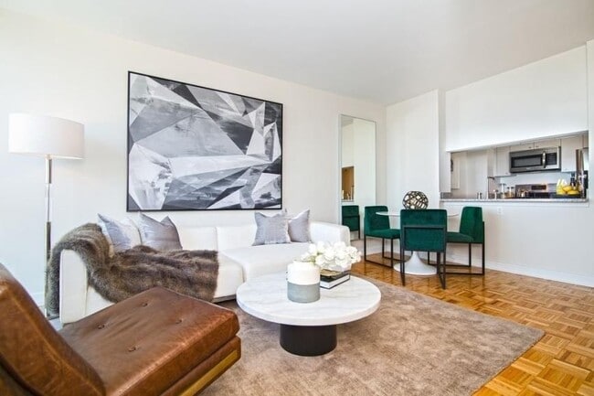 Building Photo - 0 bedroom in LONG ISLAND CITY NY 11101 Unit 12B Rental