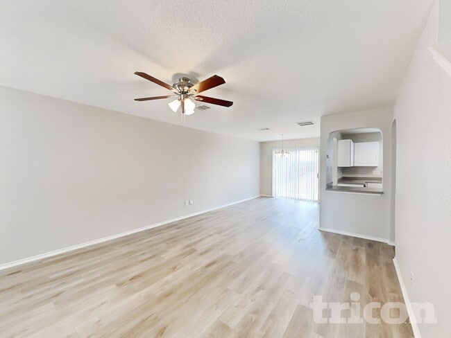 Photo - 11319 Saratoga Coach