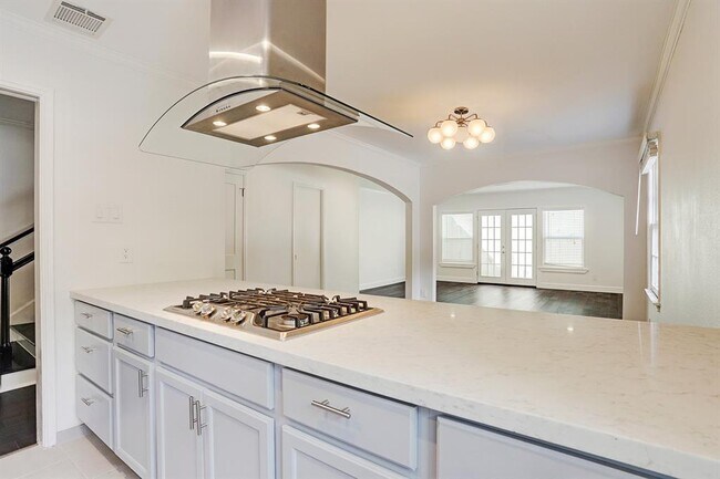 2610 Whitney St Unit 2612