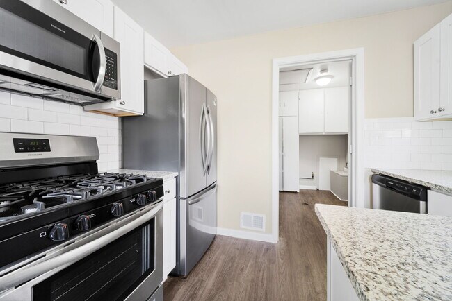 Photo - 422 Farmington Rd