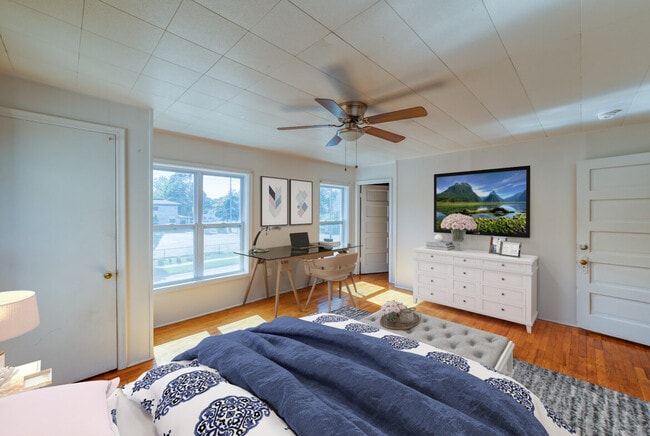 Photo - 420 W Saginaw St