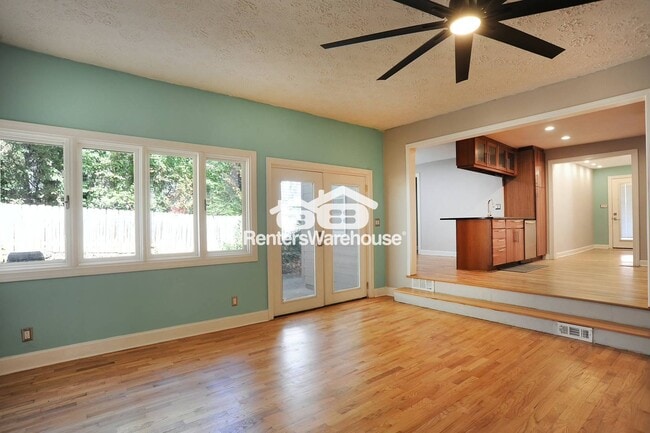 Photo - 1704 Belle Isle Cir NE