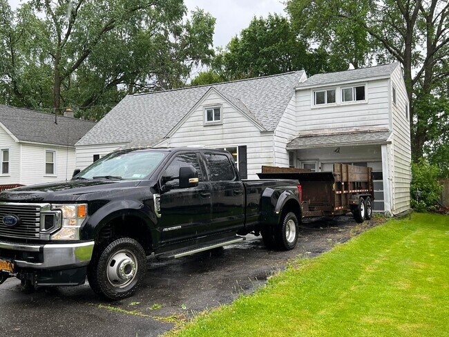 Photo - 317 Leonard St