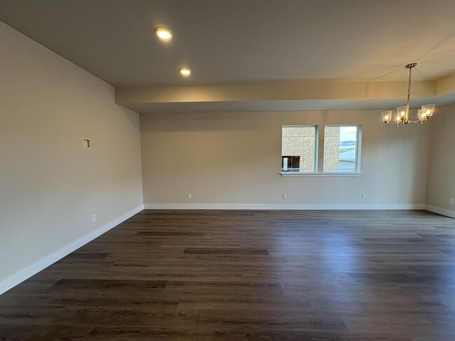 1075 Red Apple Rd Unit B5