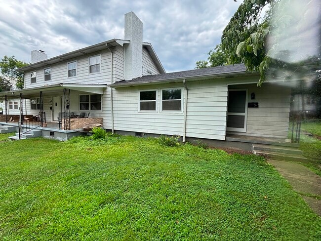1099 Fairview Rd Unit A