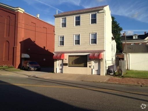 Building Photo - 531 County St Unit 2 Rental