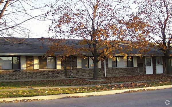 Lake Manor Apartments - Lake Manor Apartments