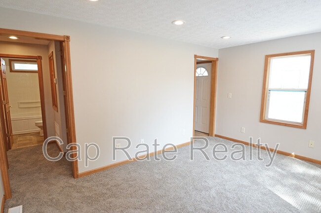 Photo - 2473 Renwood Pl