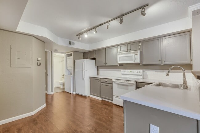 Photo - 980 S Dawson Way